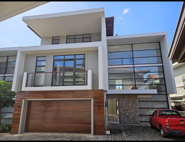 4 BEDROOM TOWNHOUSE TO LET IN IZINGA ESTATE